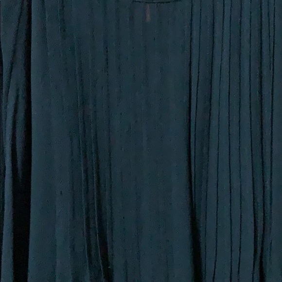 Green Open Shoulder Top - Picture 3 of 5